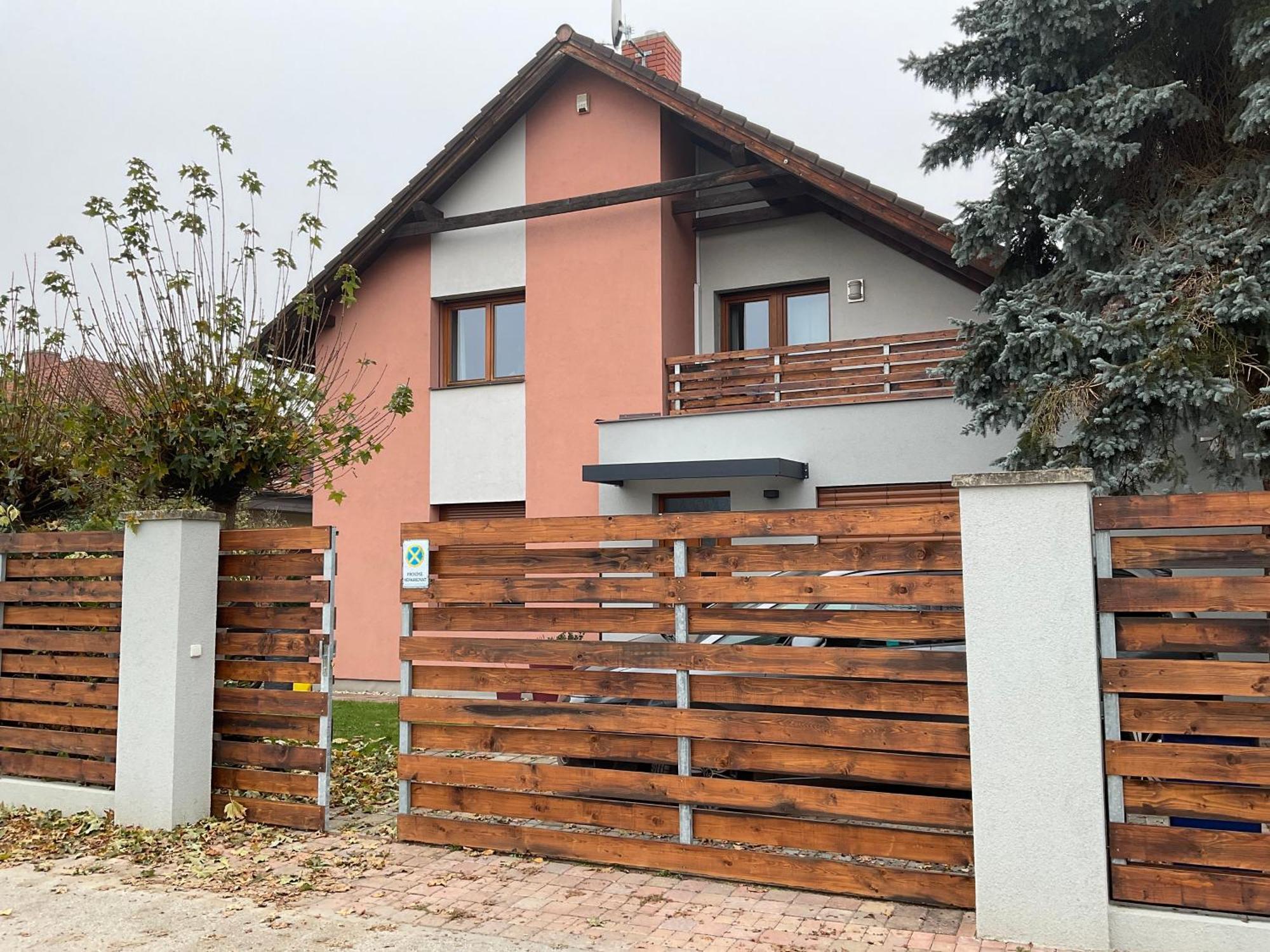Apartman U Lesa Nové Jirny Exteriér fotografie